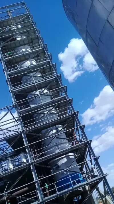 Tour métallique et plateformes pour silos agro-industriels